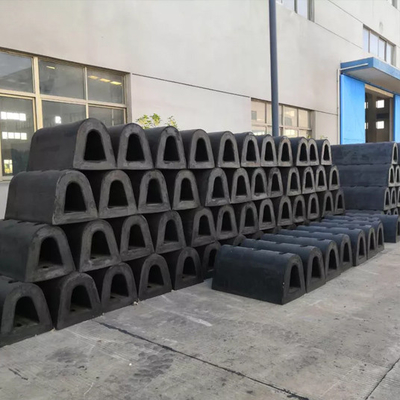 300h loại D Bộ đệm cao su màu đen cho thuyền cao su Mang chống chướng ngại vật cảng biển