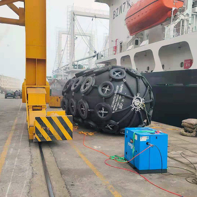 Tấm chắn bùn cao su loại CTN Dock Tấm chắn bùn khí nén 3,3 * 6,5M ISO17357