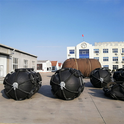 Tấm chắn bùn cao su khí nén 2,0 * 3,5m Iso17357 Nổi neo tiêu chuẩn