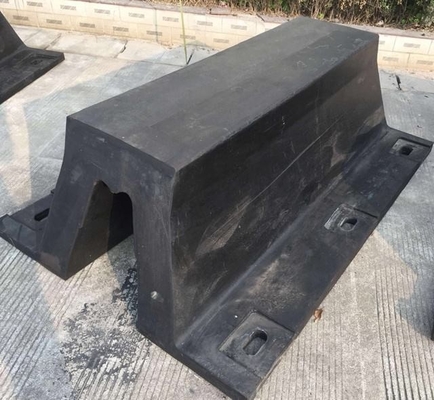 Trọng lượng nhẹ Arch Fender Cao su tự nhiên bền màu đen cho tàu biển