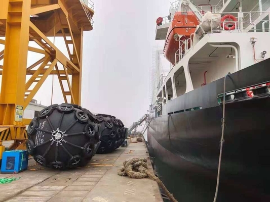Tấm chắn bùn cao su khí nén hàng hải áp suất cao cho các hoạt động / chuyển giao của Sts