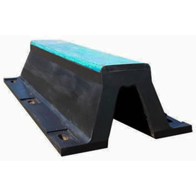 Arch cao su 1000mm chiều cao Marine Fenders Profile hình dạng V cho bảo vệ thuyền