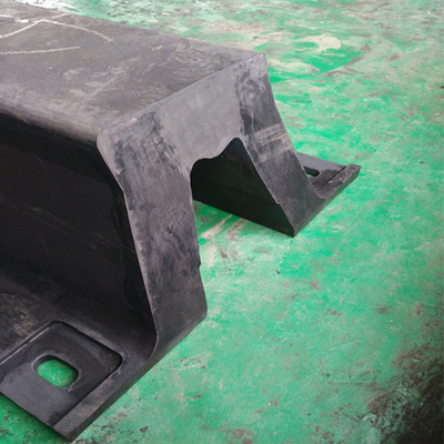 Arch cao su 1000mm chiều cao Marine Fenders Profile hình dạng V cho bảo vệ thuyền