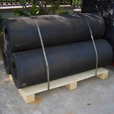 Các cơ quan cảng sử dụng máy móc có hình trụ để tăng cường an toàn và bảo vệ hàng hải