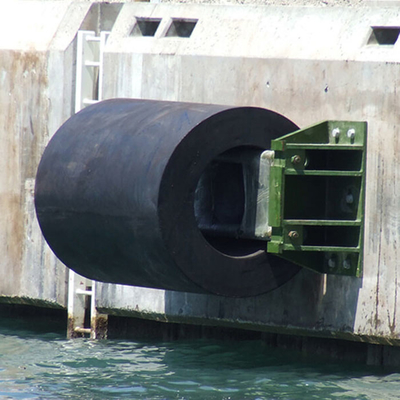 Tin cậy Cylindrical Marine Fenders Tàu phụ kiện tàu ngầm