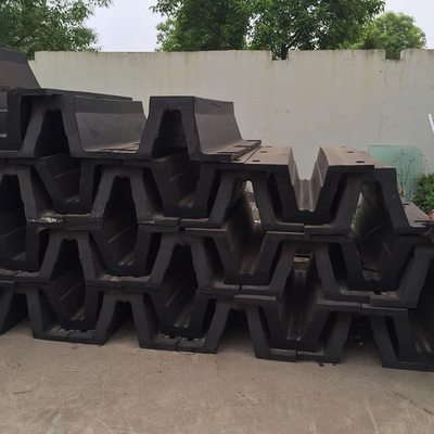 Flexible Marine Arch Rubber Fender V Fenders Arch Rubber Fender Độ dài cao