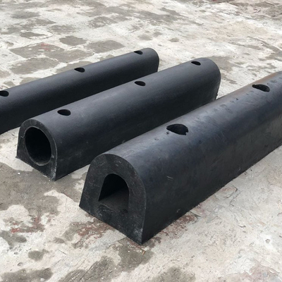 Tấm chắn bùn loại D đáng tin cậy Miếng đệm chịu lực Bollards Marine Bollards Điểm đánh dấu kênh Phao chắn bùn góc tàu