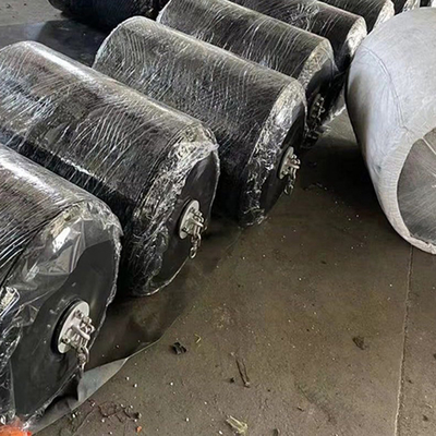 2x4m Floating Foam Fender With Chain Net 70kg/M3 mật độ 19mm Độ dày polyurea