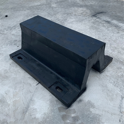 Bảo vệ bến tàu nổi hình dạng V