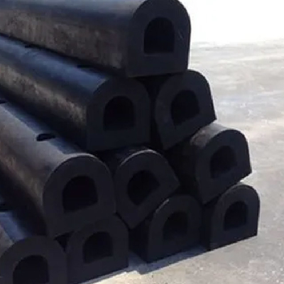 Dock Rubber Fender Vật liệu thân thiện với môi trường Bơm cho các cảng xử lý hàng hóa lớn