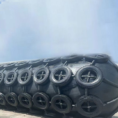 Yokohama Jumbo Fender áp suất cao với bảo vệ nhiều lớp để bảo vệ tàu
