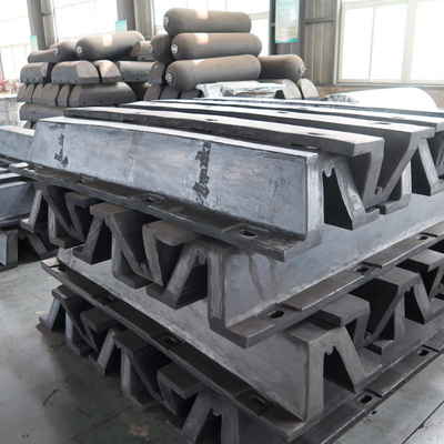 CCS Marine Natural Rubber Arch V Type Fender cho tàu đến bến cảng