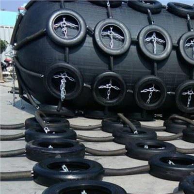 Jumbo Fender với cung cấp đệm trong khi cắm tàu và giảm tiếng ồn trong tác động