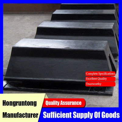 Hình dạng V Marine Fender hấp thụ cú sốc hiệu quả Thiết kế nhẹ Không bảo trì