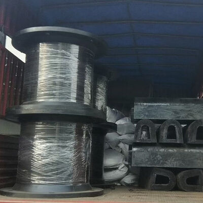 Vật liệu cao su hạng nặng Vỏ cao su với cài đặt miếng lót vững chắc và hiệu suất đệm xuất sắc