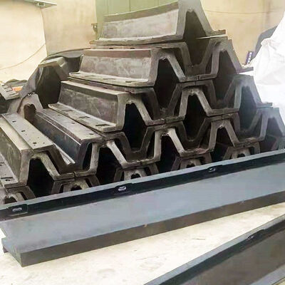 Tấm chắn bùn cao su vòm để bảo vệ thân tàu biển với khả năng chống chịu thời tiết khắc nghiệt và hiệu quả phục hồi cao
