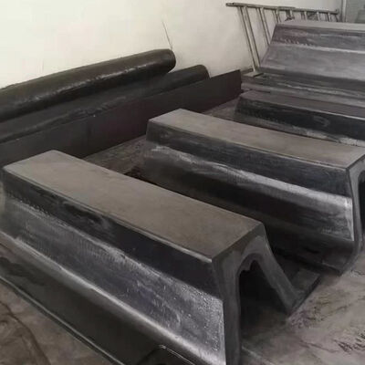 Tấm chắn bùn cao su vòm để bảo vệ thân tàu biển với khả năng chống chịu thời tiết khắc nghiệt và hiệu quả phục hồi cao